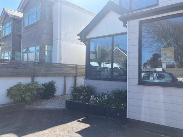 The Salt Box- Lovely Refurbished Annexe, Free Parking, Walk To Porth Beach. Saint Columb Minor Esterno foto